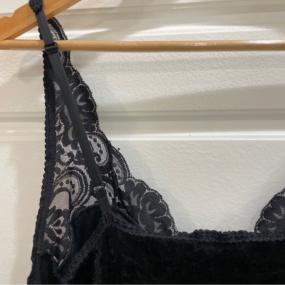 Vintage Midnight Black Lace Slip - Picture 3 of 9